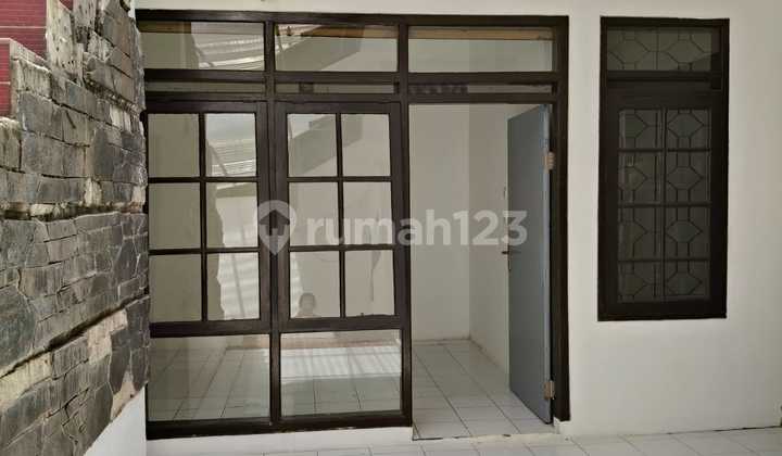 Murah !!! Sewa Rumah Taman Holis Indah, Cocok U/rumah Tinggal 2