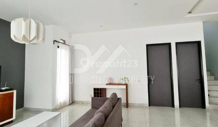 Rumah 2 Lantai Semi Furnished di Graha Raya Tangerang