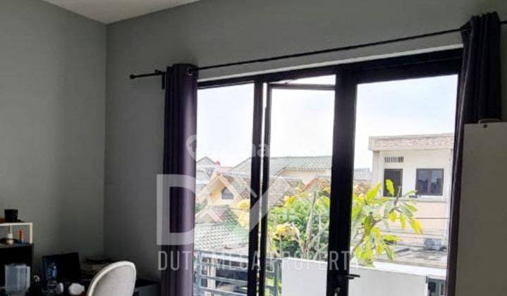 Rumah 2 Lantai Semi Furnished di Graha Raya Tangerang
