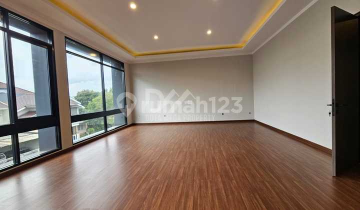 Exclusive Tropical House di Bintaro Sektor 9, Tangerang Selatan 2