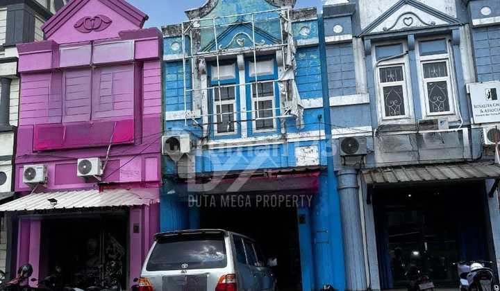 Ruko siap huni sangat cocok untuk usaha di Graha Raya 