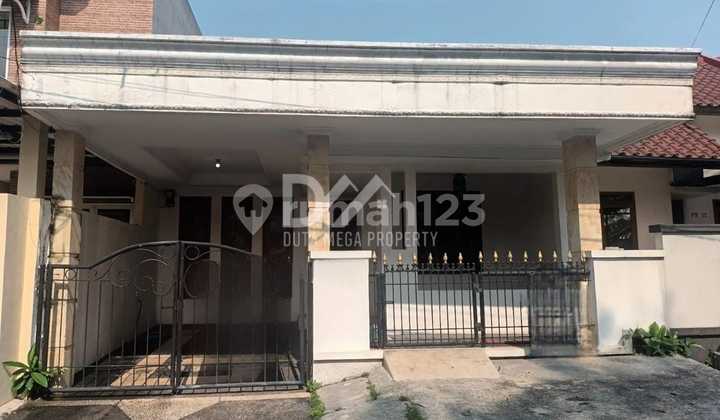 Rumah 1,5 Lantai Siap Huni di Jelupang, Tangerang Selatan Rumah 1,5 Lantai Siap Huni di Jelupang, Tangerang Selatan