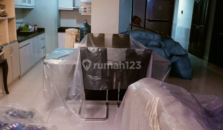 Apartemen 3br Semi Furnish Grand Tropic Tomang Jakarta Barat 1