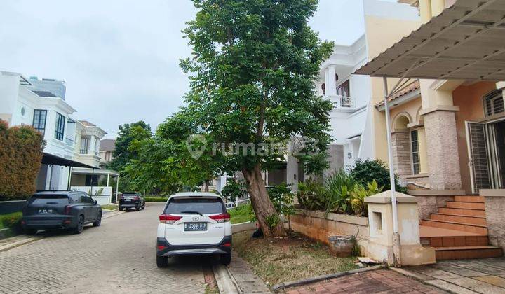 Rumah Flamboyan 2,5 Lantai Disewakan Semi Furnished Ada Jogging Track di PIK 2