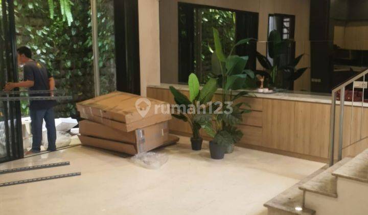 Rumah Golf Island 2 Lantai 3+1 KT Dijual Full Furnished 6,2 M di PIK 2