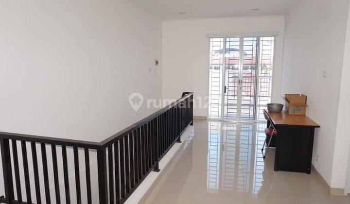 Rumah 3,5 Lantai Dijual Semi Furnished Siap Huni Full Renovasi di STS Sunter 2