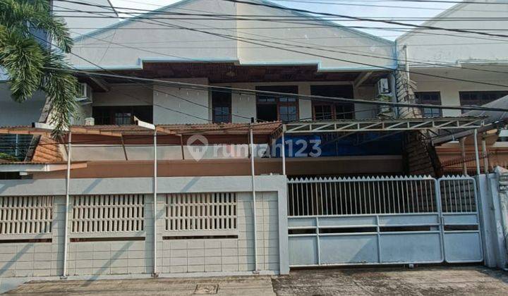 Rumah 2 Lantai Disewakan 6+1 KT Ada AC di Karang Permai Pluit 1