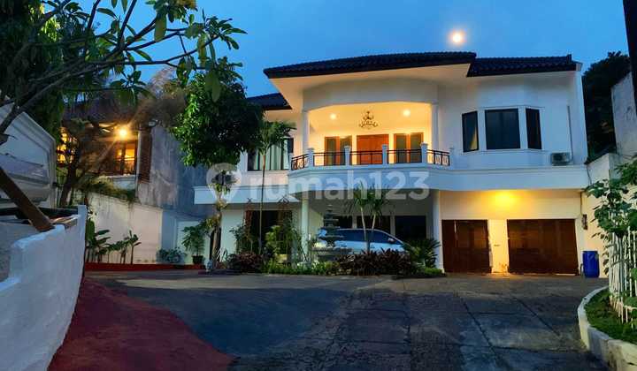 For Rent Well-maintained house, move-in ready, Kemang, South Jakarta.