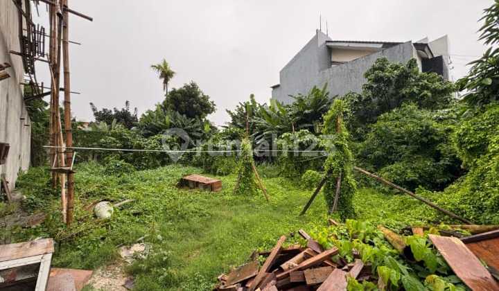 FOR SALE QUICKLY, EMPTY LAND IN A LUXURY HOUSING COMPLEX OPPOSITE COMO PARK, KEMANG