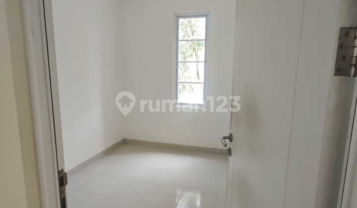 Disewakan Rumah di Cluster Amarillo, Gading Serpong 5X8 2