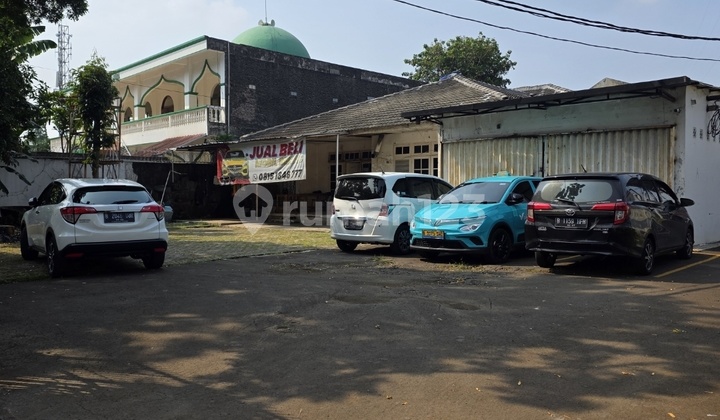 Old House for Sale, Land Area Only, in Meruya, West Jakarta