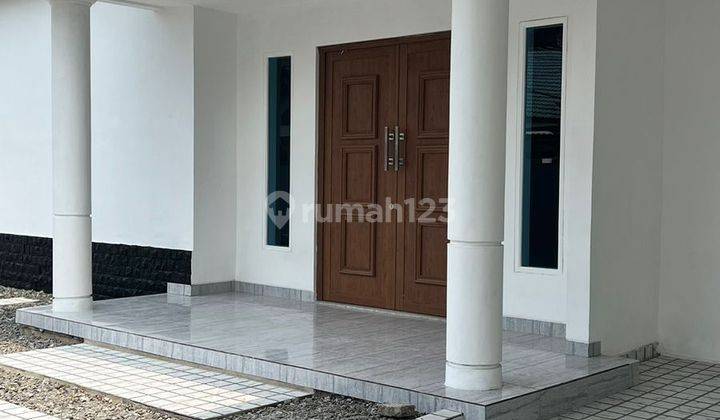 Disewakan Rumah Hook di Taman Royal, Tangerang 2