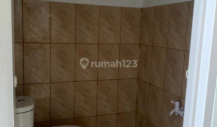 Lokasi strategis di kota Depok , hunian murah bebas banjir . 6