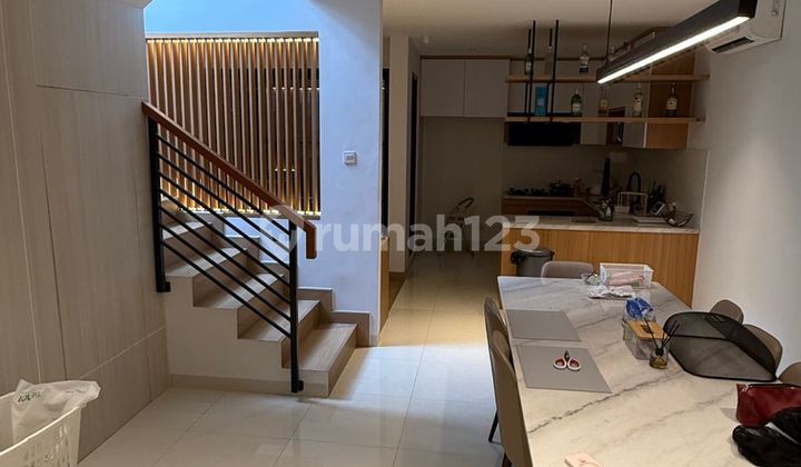 Rumah Bagus Modern Minimalis Dijual di Taman Tirta Sunter