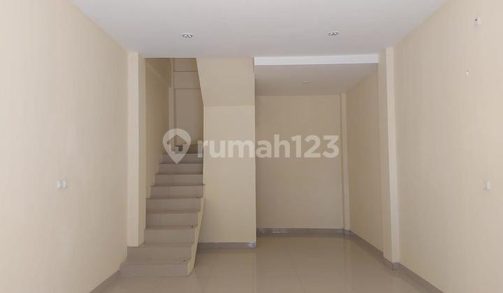 For Sale 3-Story Shophouse in Front of the Port 2