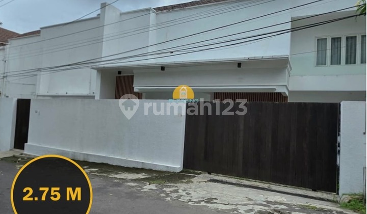 Rumah Bagus Semi Furnished di Bukit Sari Semarang Selatan