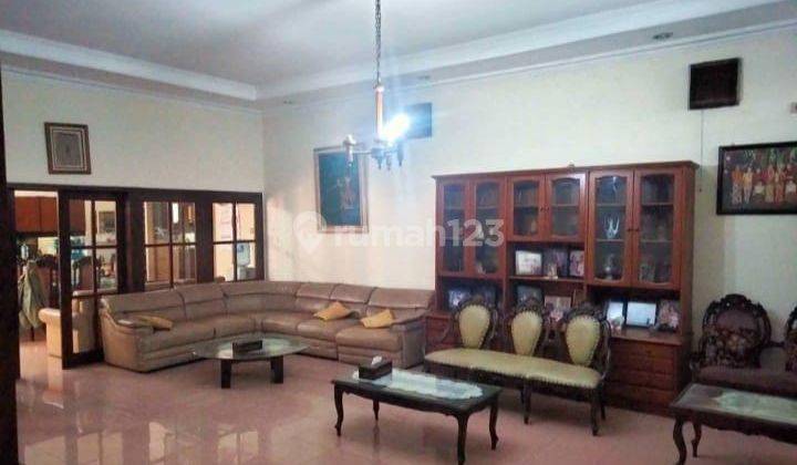 Rumah Strategis Siap Pakai di Jalan Lampersari Raya 2