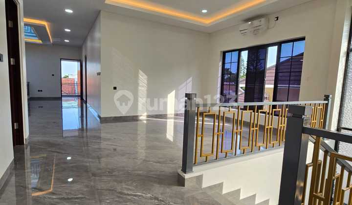 Rumah Mewah Strategis Siap Huni di Graha Padma Boulevard 2