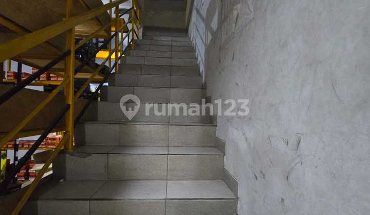 2 Ruko Strategis Cocok Untuk Usaha di Jalan Barito  2