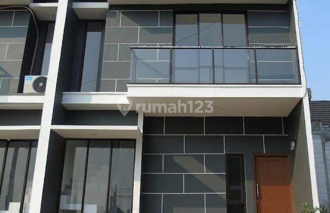 OVER KREDIT Rumah Cantik 2 Lantai di Cluster Exclusive Tanpa Ribet Prosesnya 1