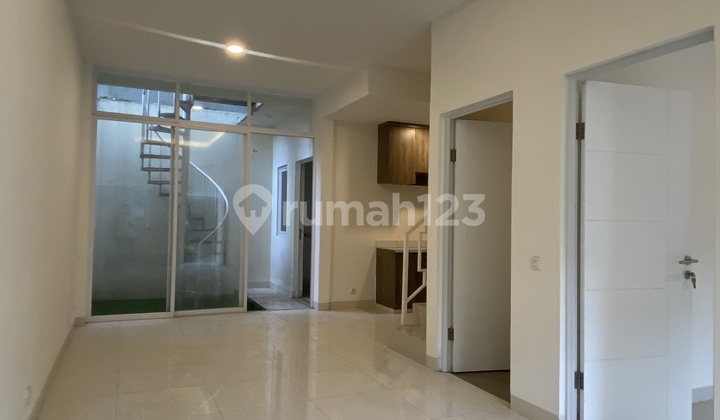 Dijual Rumah di Taman Ubud Permata Timur Lippo Karawaci SHM