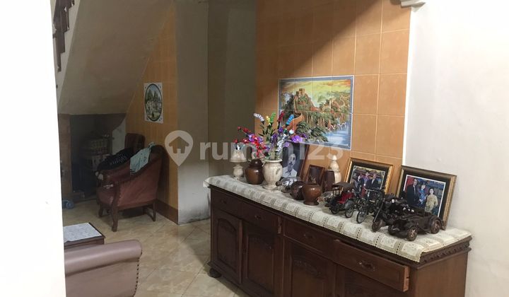 ruang tamu dijual rumah jl. benua indah,