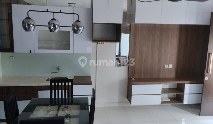 Disewakan rumah cluster whelford  full furnished 60jt per tahun 3 Lantai 4
