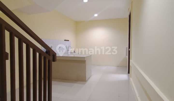 Disewakan Rumah di Taman Parahyangan Karawaci 1