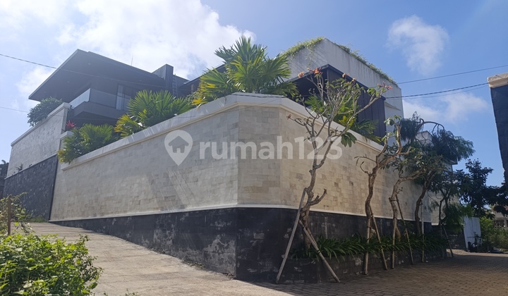 Dijual Villa Mewah Ocean View