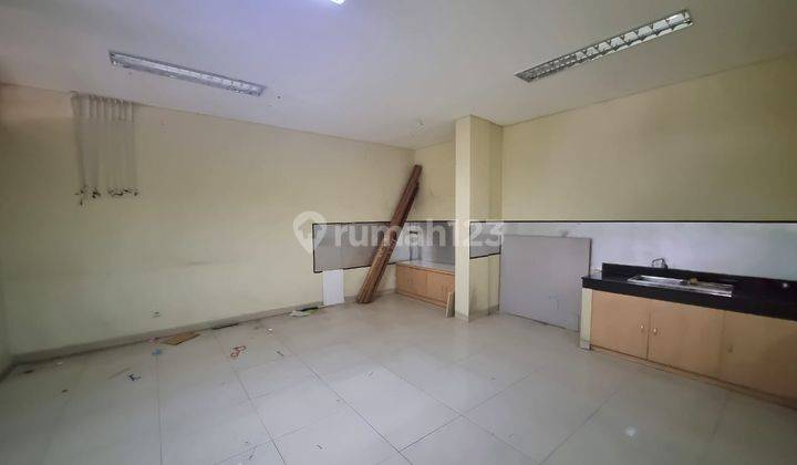 Ruko di Jalan Peta, Bandung 5