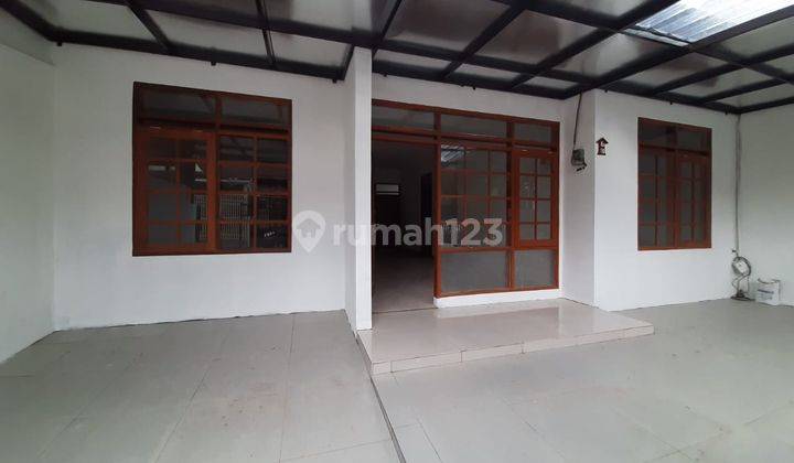 Rumah Sudah Renovasi Semi Furnished SHM di Kopo, Bandung 1