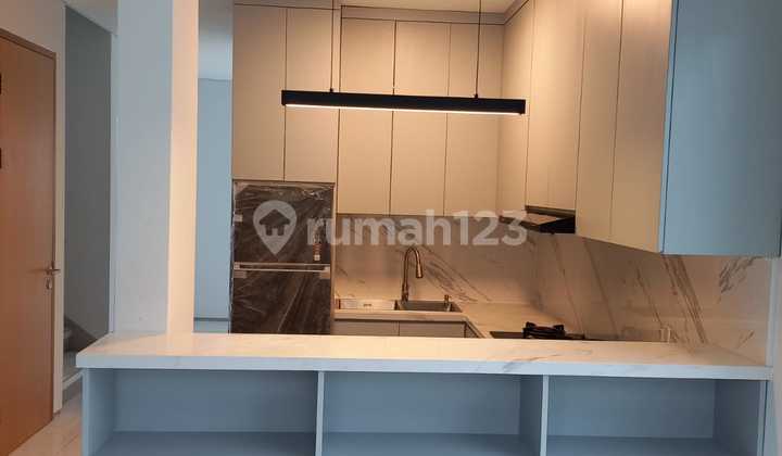 Rumah Baru Furnished SHM di Cidadap, Bandung 3