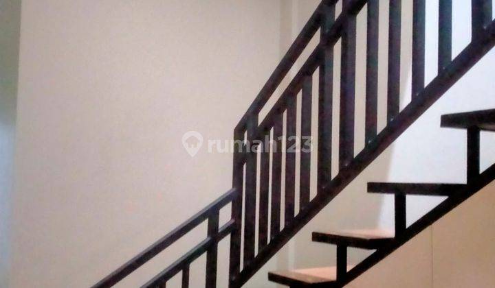 Rumah Bagus Furnished SHM di Sayap Bkr 4