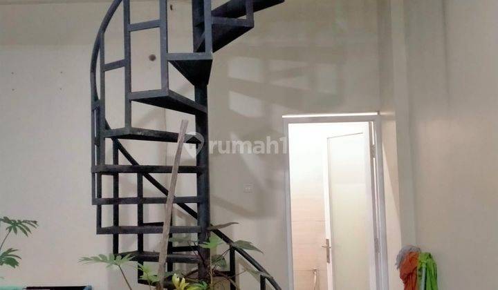 Rumah Bagus Furnished SHM di Sayap Bkr 12