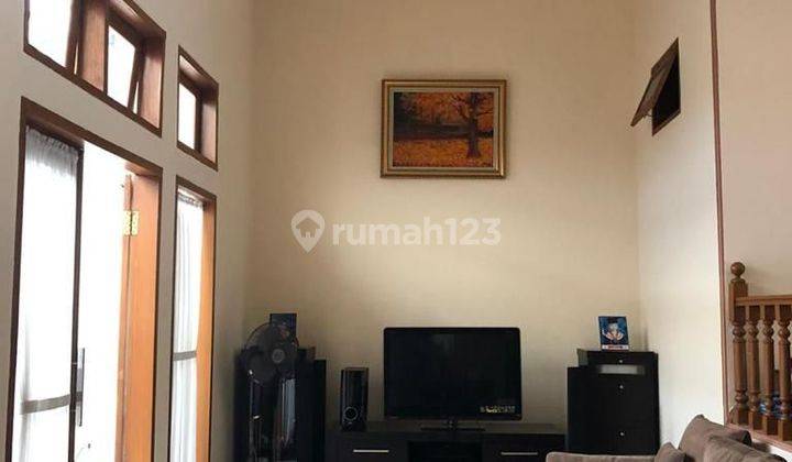 Rumah di mitra dago Antapani sangat terawat dan asri  1