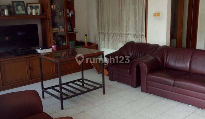 Dijual Rumah 2 Lantai Siap Huni di Kompleks Dasali, Lingkungan Aman dan Nyaman 2