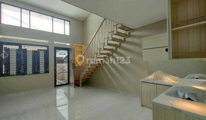 Dijual Rumah Baru dan Cantik di Taman Holis Indah 1, Full Furnish 2