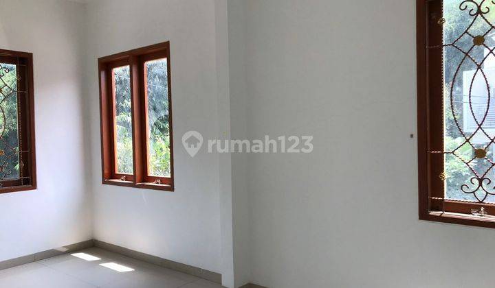 Jual Rumah 2 Lantai, Bagus dan Siap Huni di Dago Atas, Dekat Internasional School 2