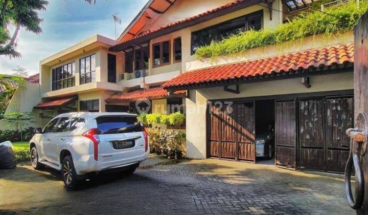 Dijual Rumah 2 Lantai di Pejaten, Jakarta Selatan, Model Classic 1