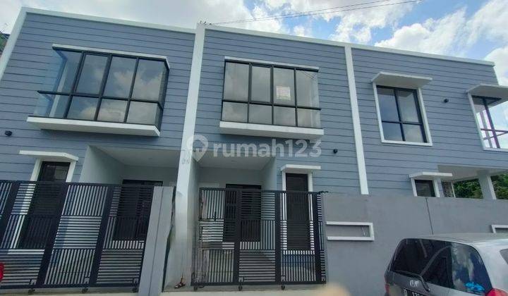 Rumah 2 Lantai Baru Siap Huni di Taman Holis Indah 1 , Bandung 1