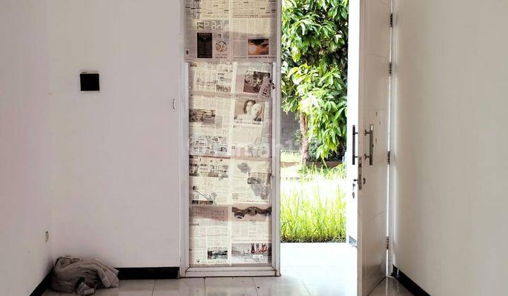 Rumah Dalam Cluster One Gate System Sommervile Taman Kopo Indah 5 1