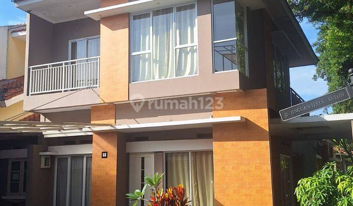 Disewakan Rumah 2 Lantai Di Kota Baru Parahyangan 1