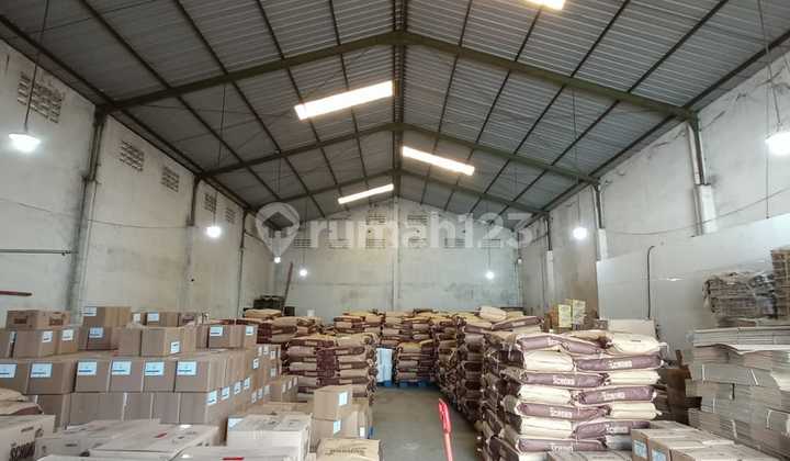 Disewakan Gudang Siap Pakai Bebas Banjir di Sadang Sayap Taman Kopo Indah 2