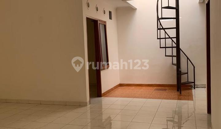 Rumah Siap Huni Sudah Renovasi Lokasi Strategis Taman Kopo Indah  2