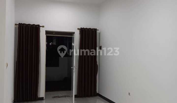 Rarely Are There Semifurnished Houses in Taman Kopo Indah 3