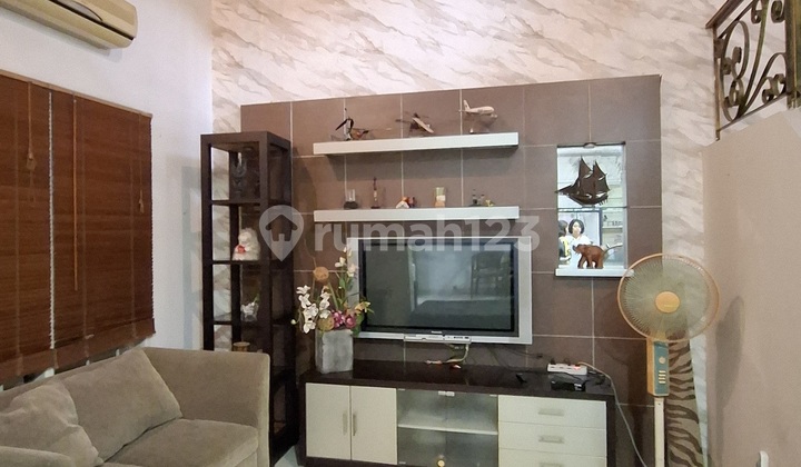 rumah bagus 2 lantai minimalis nyaman lt 180 lb 200 kota wisata