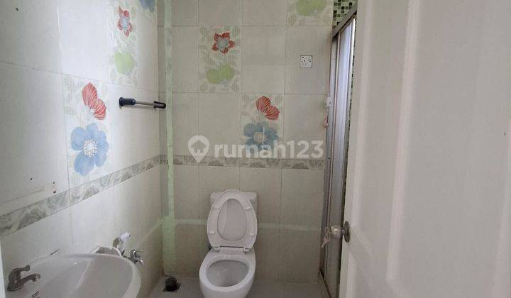 Rumah 2 Lantai Bagus Semi Furnished 70 Jt Nego di Kota Wisata Cibubur, Jakarta Timur  2