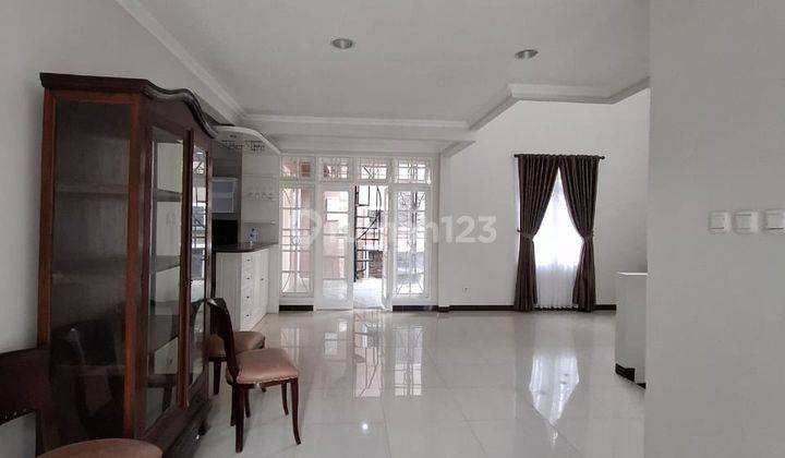 Rumah 2 Lantai Bagus Semi Furnished 70 Jt Nego di Kota Wisata Cibubur, Jakarta Timur  1