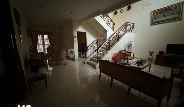 rumah megah 2 lantai bagus rapih nyaman kota wisata lt 202 lb 300 1