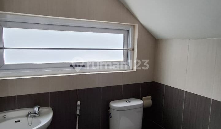 rumah sewa 2lantai kota wisata siap huni bagus lt 171 lb 180 nego 2